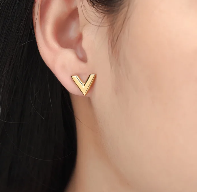 18K gold plated V earrings worn close-up UAE Jewelique