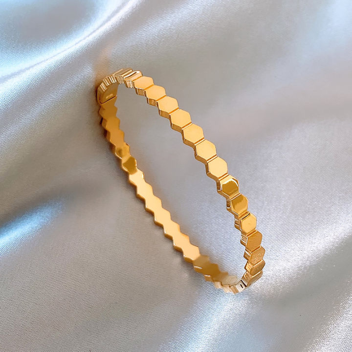 18K Gold Plated Bee Bangle